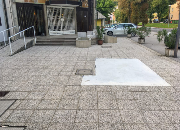 Obnova tlaku pred župnijsko cerkvijo